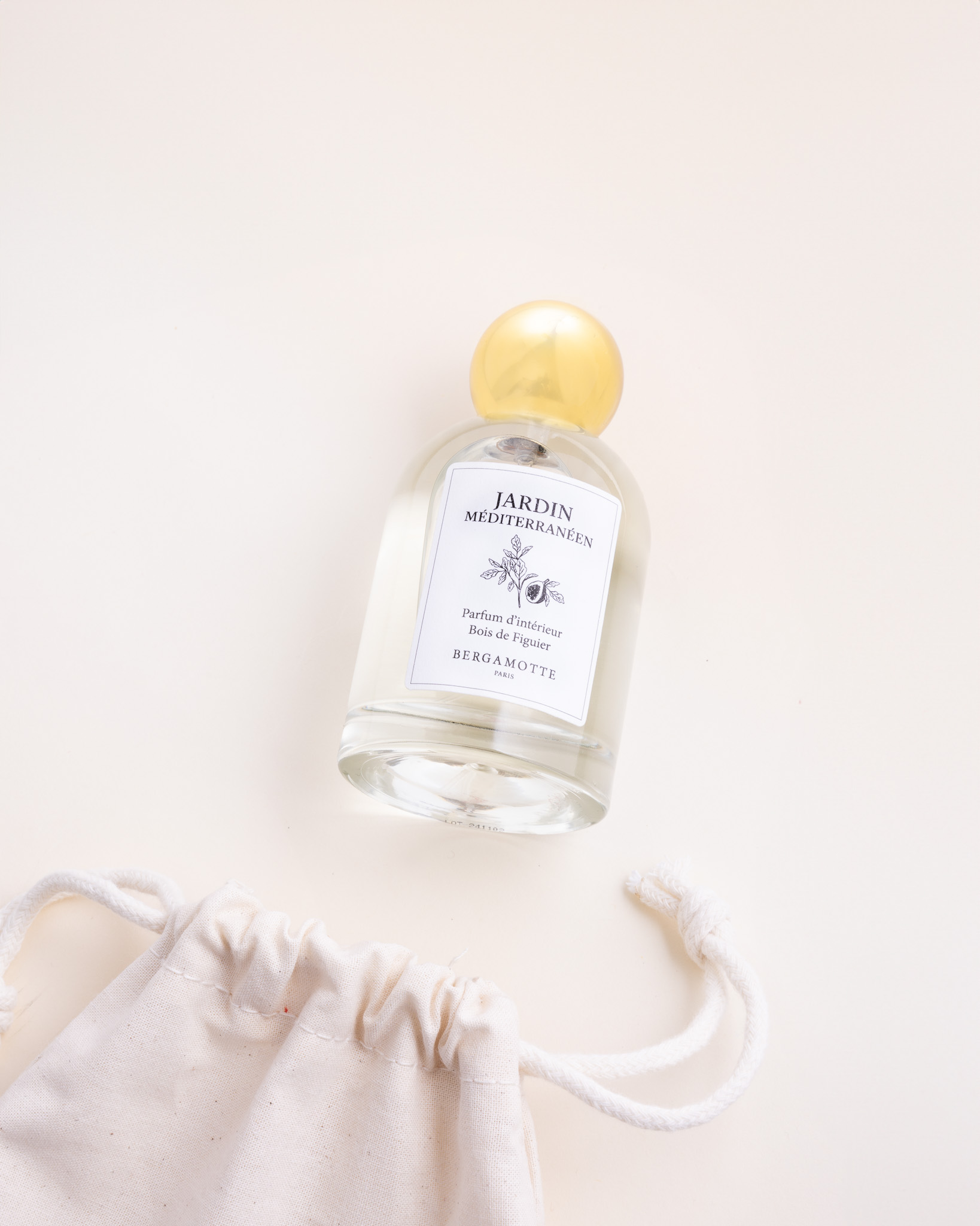 Parfum livré avec une pochette