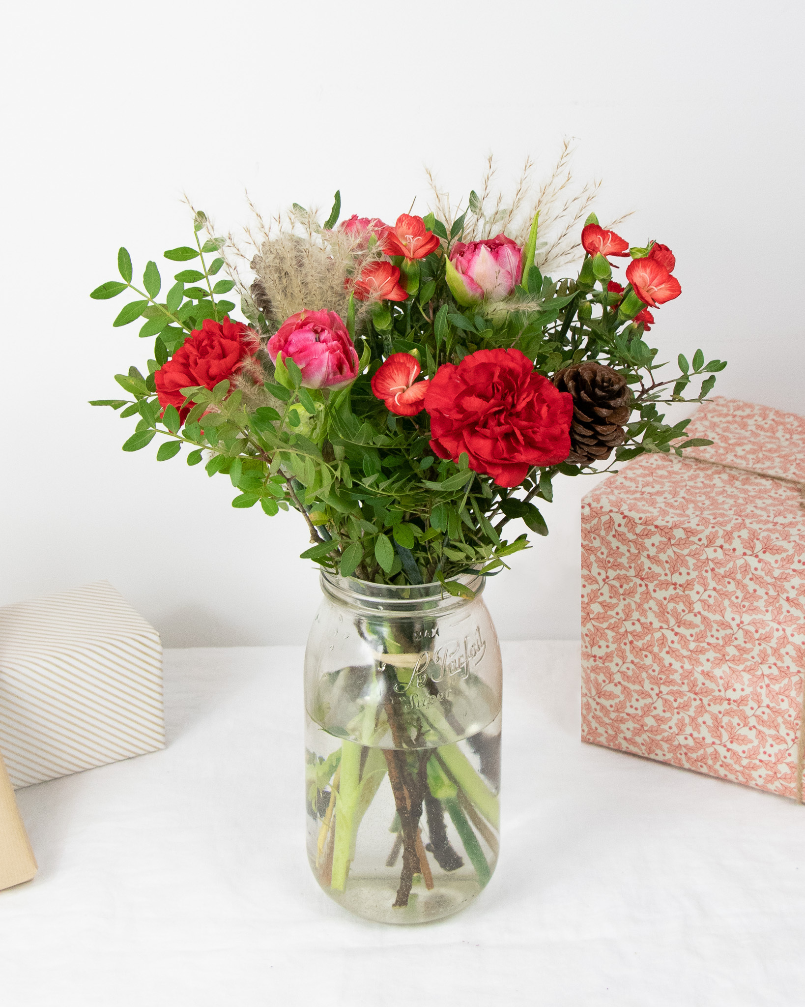 subscription_december_delicate