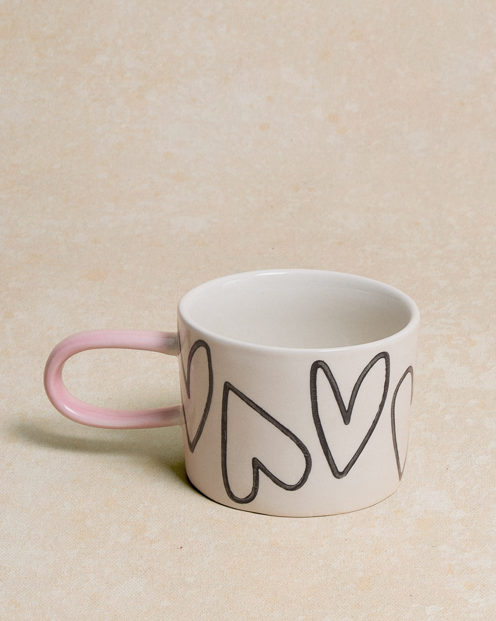 Tasse en céramique cœurs