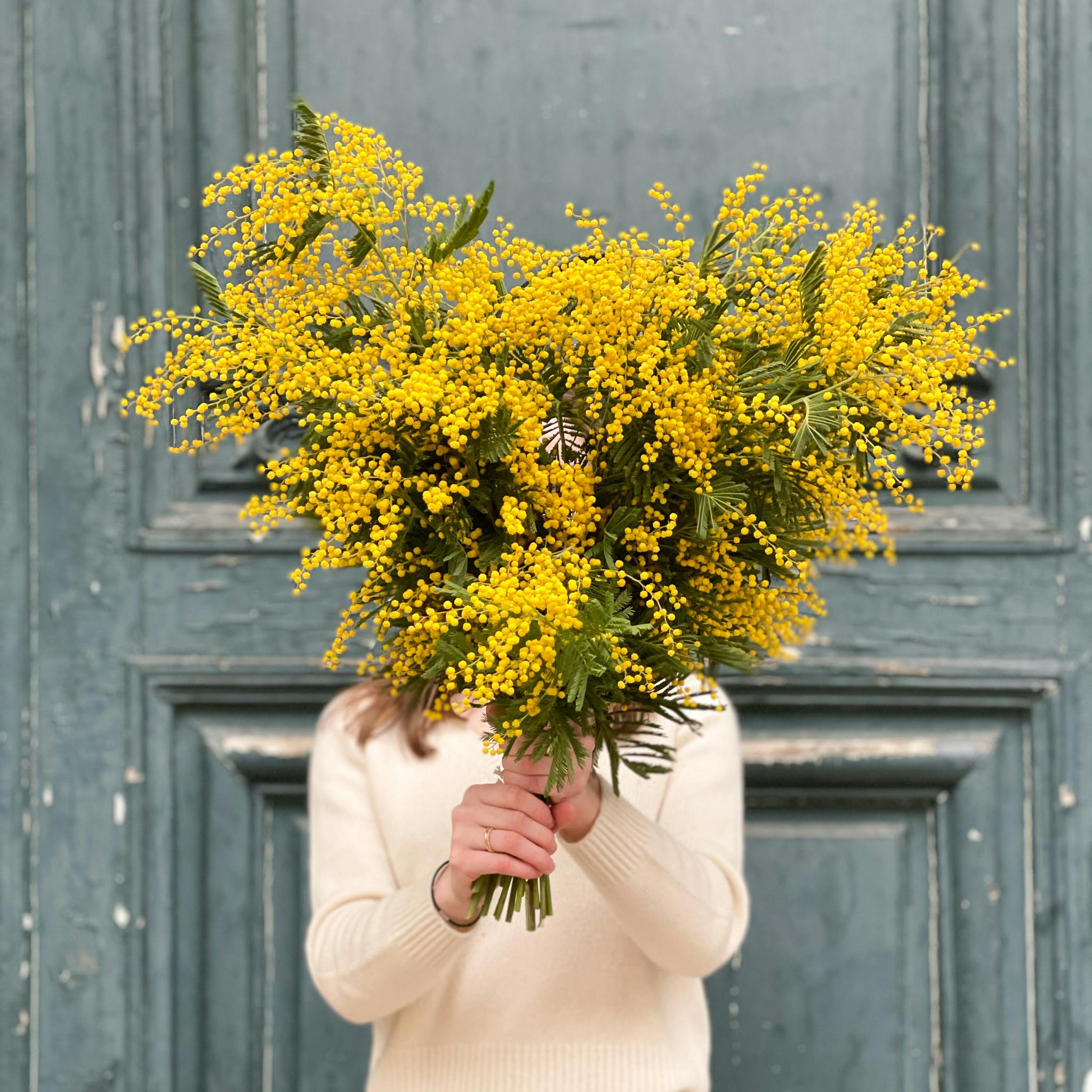Quelle est la signification des fleurs jaunes ?