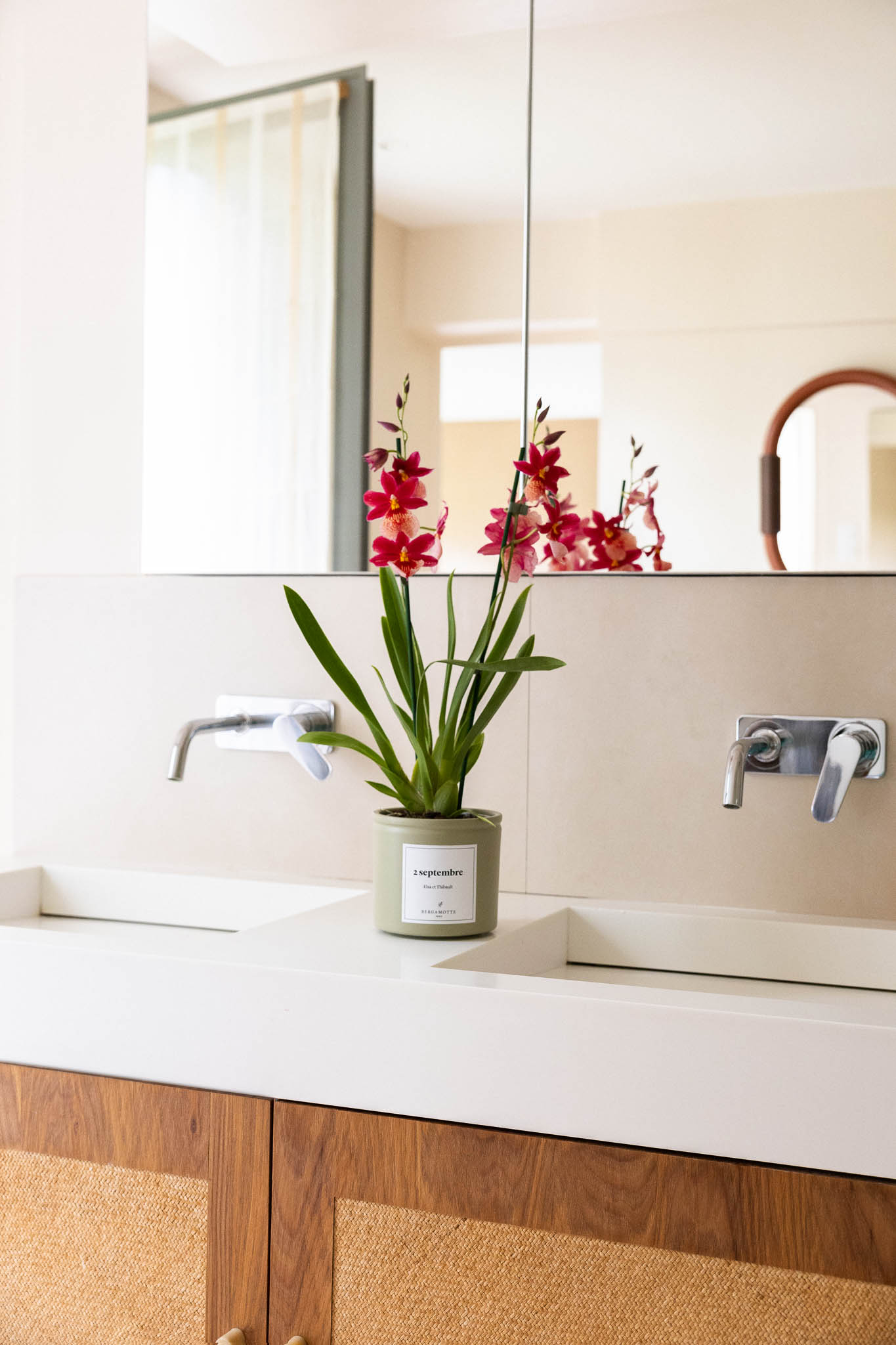 orchidée dans salle de bain